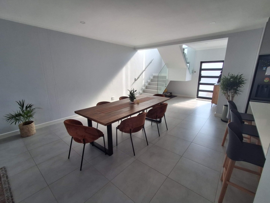 4 Bedroom Property for Sale in Sandown Western Cape